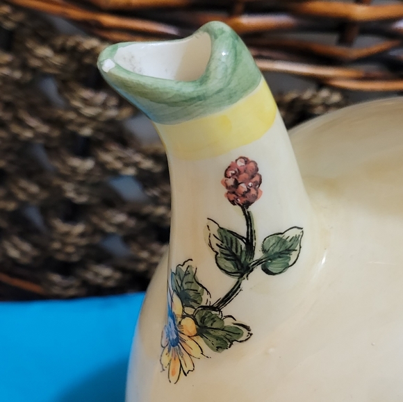 Rooster Pitcher 🐓 - Picture 3 of 9